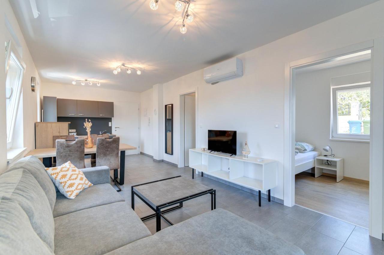 Damar Apartmani Сен Екстериор снимка